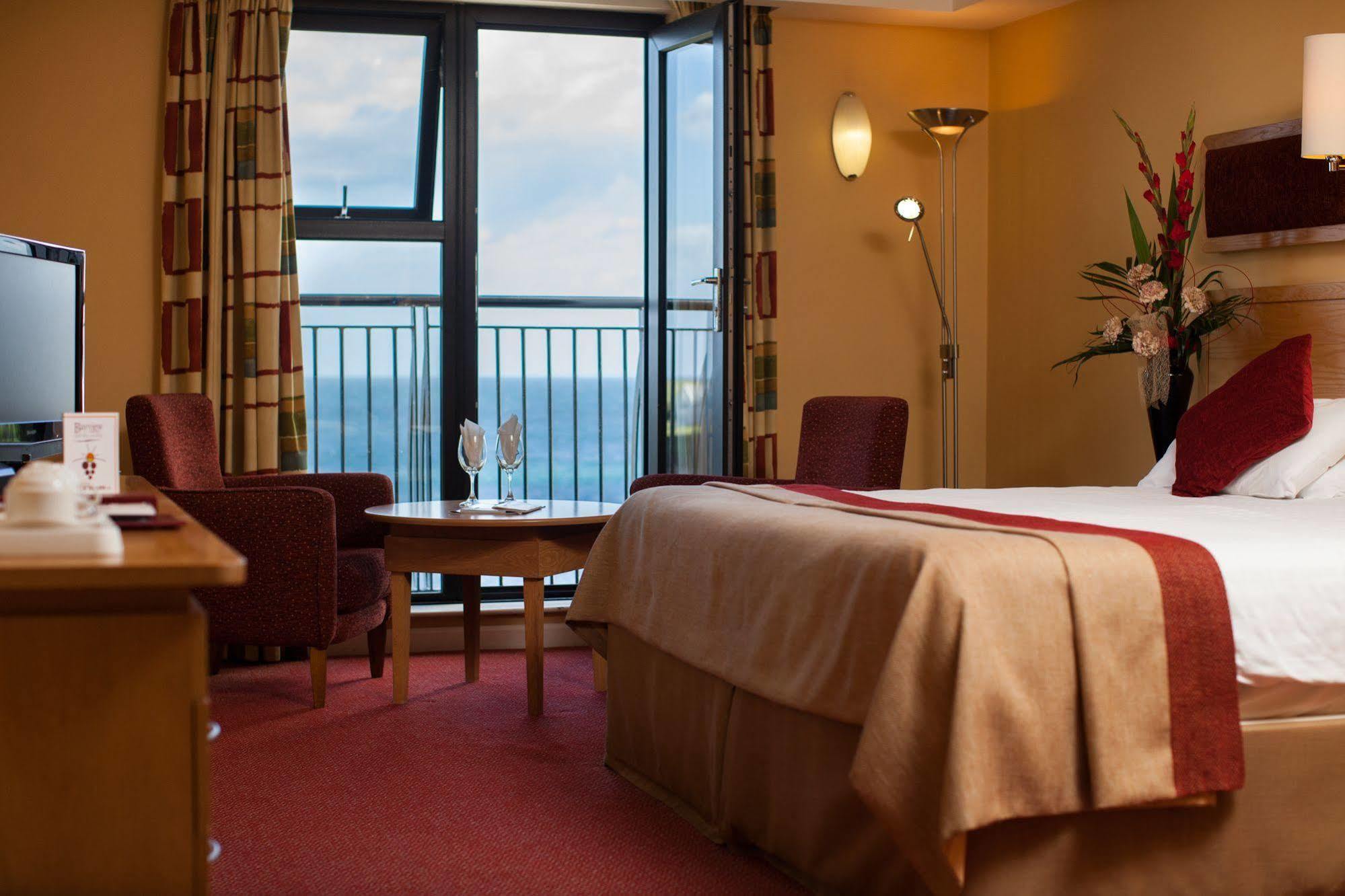 Bayview Hotel Bushmills Exterior photo