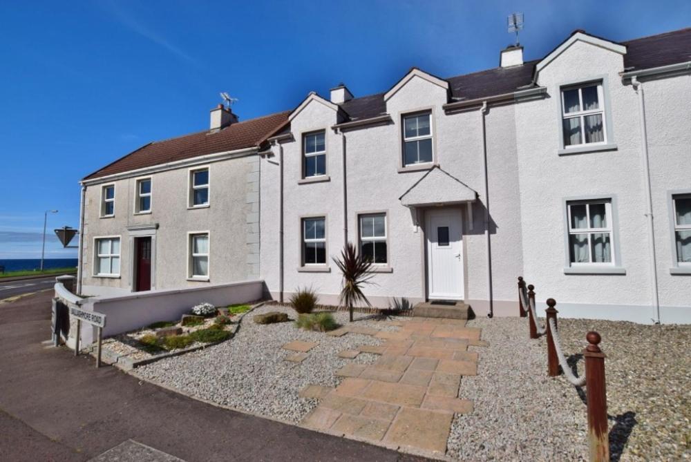 Bayview Hotel Bushmills Exterior photo